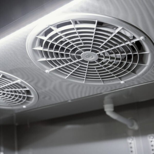 Turbo Air - M3R47-2-N, Commercial 51" Reach-in Refrigerator M3 Series Stainless Steel  42.3 cu.ft. - Image 4